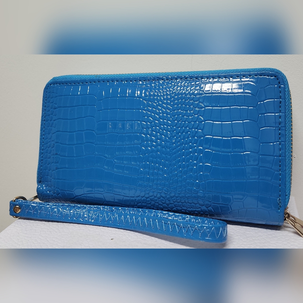 Croc Embossed Blue Vegan Leather Wristlet Wallet